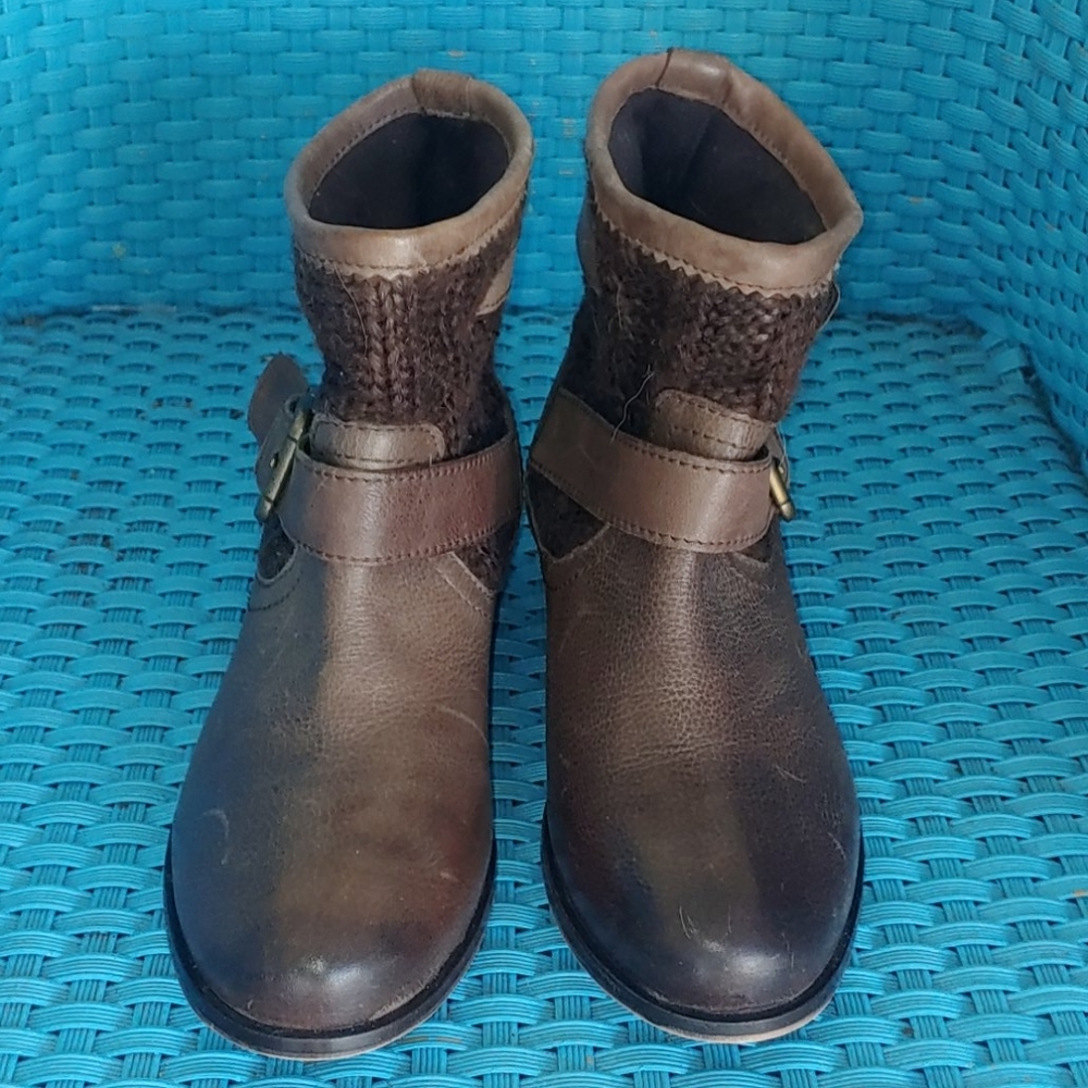 Sketchers 1/4 boots